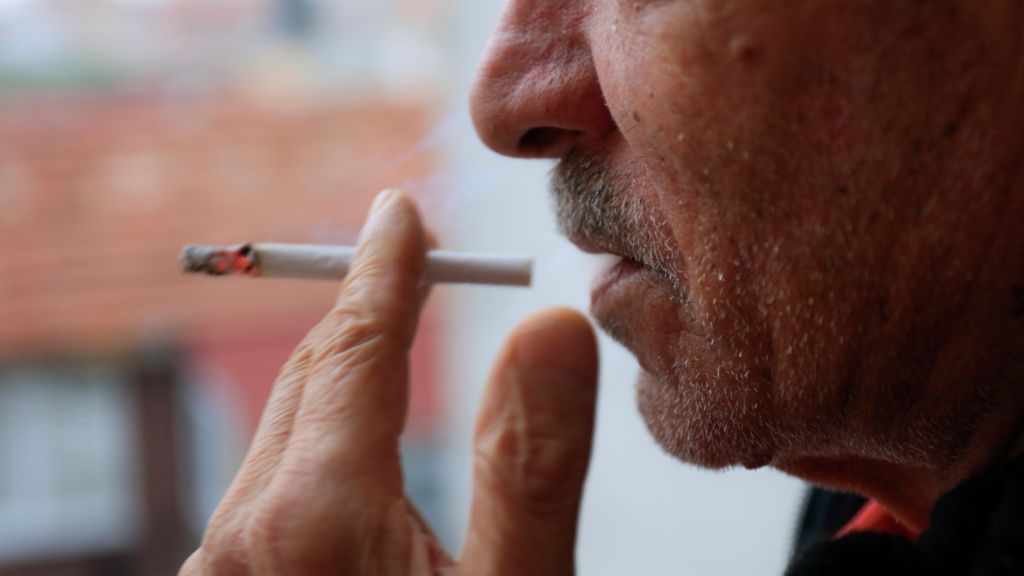How Smoking Affects Healing After Oral Surgery and Implants