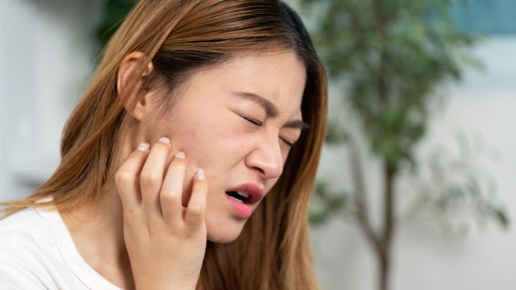 Jaw Pain and TMJ: When to See an Oral Surgeon